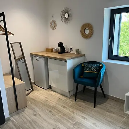 Logis Hotel Le Mas D'Archas 게스트하우스 Allan