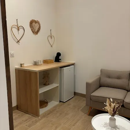 Logis Hotel Le Mas D'Archas 게스트하우스 3*